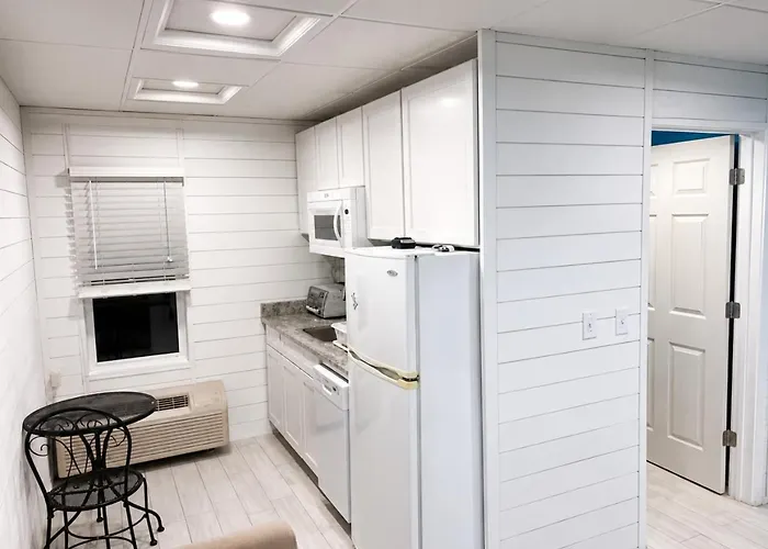 Remodeled View Walk To The Hangout Holiday home