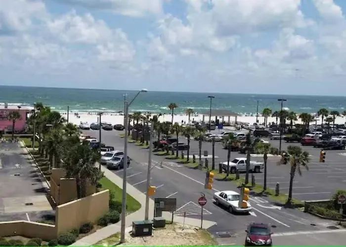 Remodeled View Walk To The Hangout *